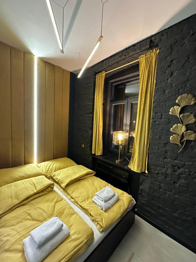 Darkhouse Versace Gold Lodź Bagian luar foto
